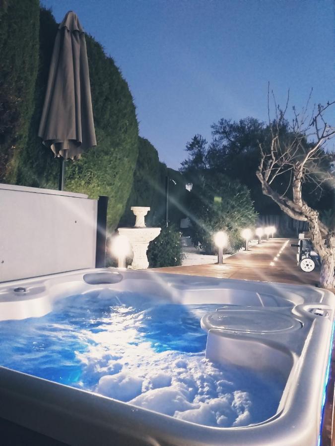 Chic Guesthouse อาเลาริน เดลา ตอร์เร ภายนอก รูปภาพ