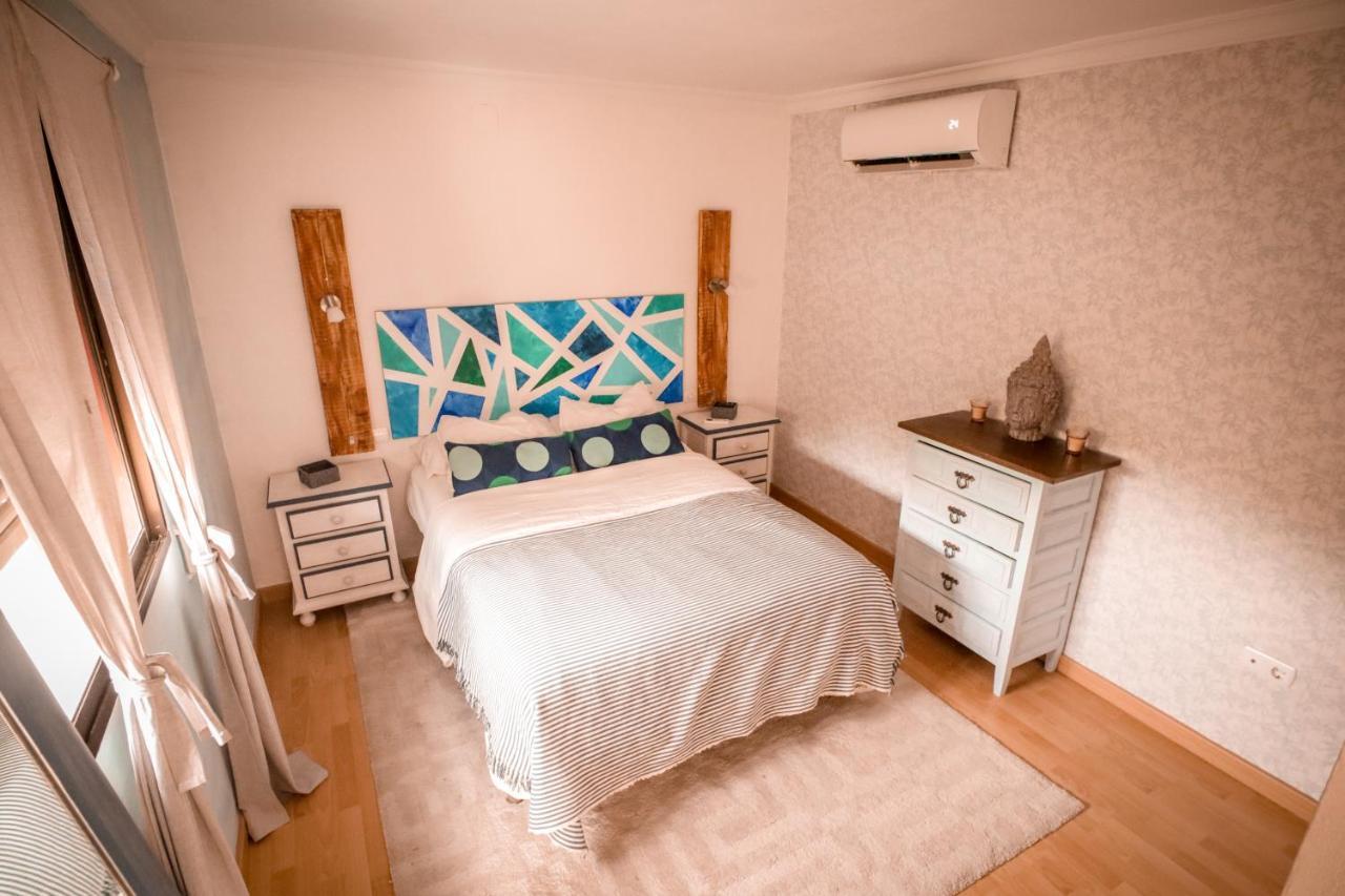 Chic Guesthouse อาเลาริน เดลา ตอร์เร ภายนอก รูปภาพ